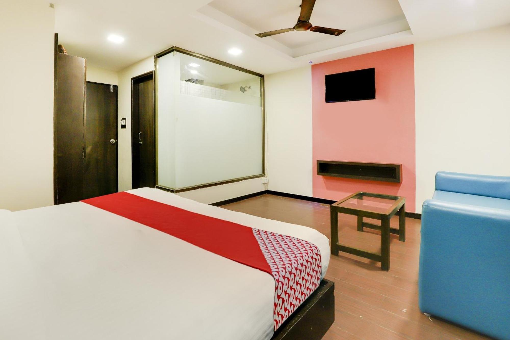 Oyo Hotel Dash Vadodara Exterior foto